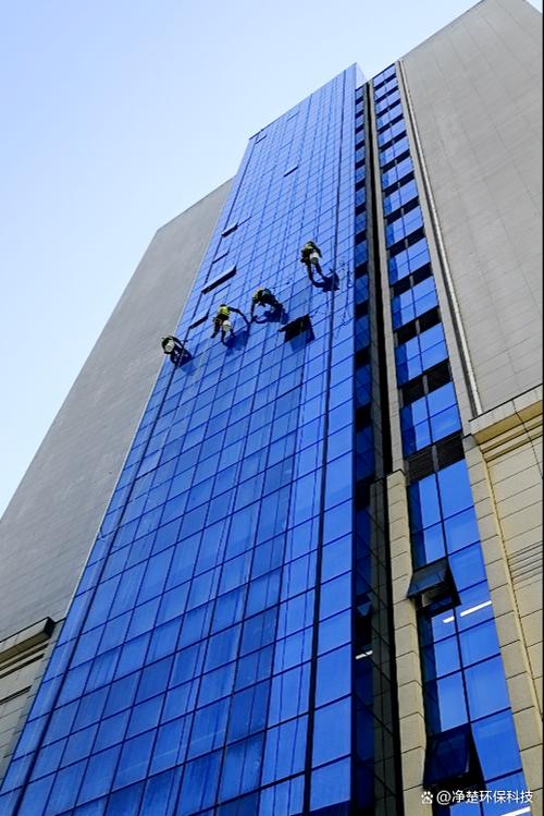 超高层建筑的外墙该如何清洗？上海净楚保洁清洗服务公司为您揭秘